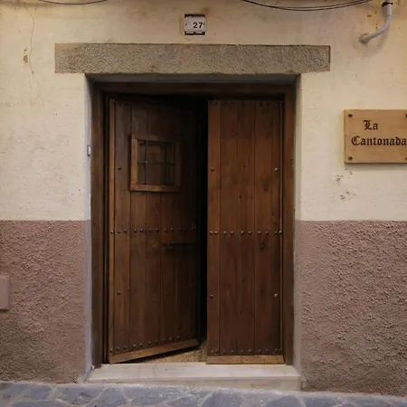 La Cantonada Holiday home *